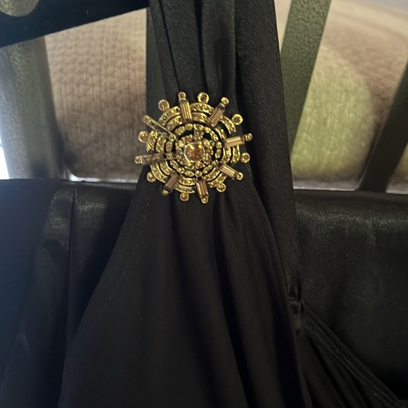 Absolutely Gorgeous! Black Satin gown! - Picture 8 of 11